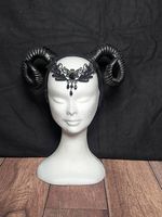 Phantasy / Gothic Headpiece mit schwarzen Hörnern
