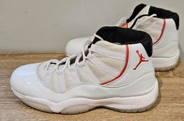 Baskets Jordan 11 Blanc Rouge Air Taille 42 Occasion
