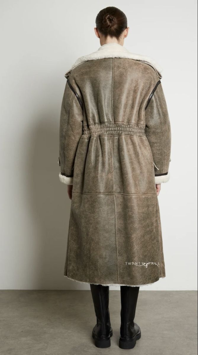 Cappotti: TwentyFall Shearling Coat – Usato da Wettswil venduto da ilona.zlatarev 1