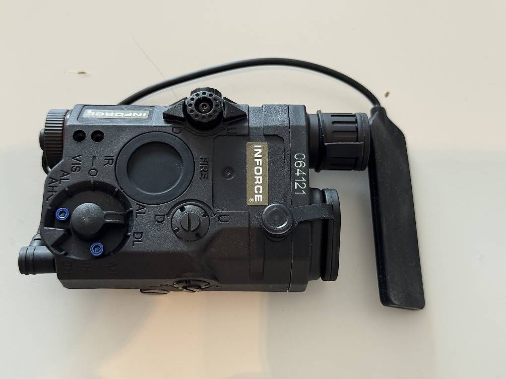 Supporti a parete: Picatinny Laser Aufsatz – Usato da Männedorf venduto da Kung_Fu_Panda 1