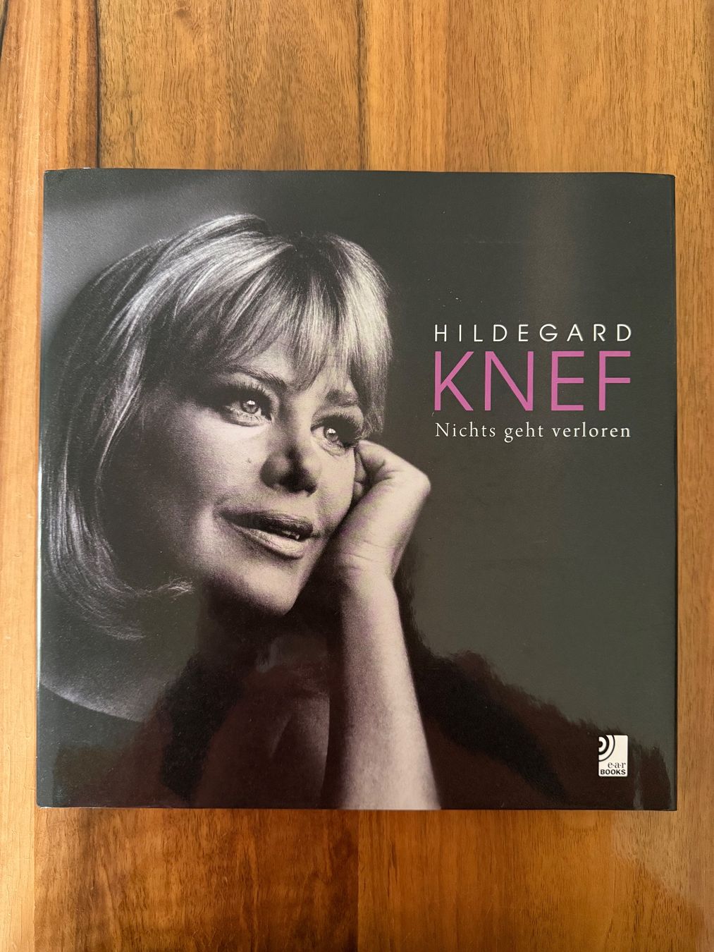 Libri: Hildegard Knef, Buch mit 2 neuen CD – Nuovo (secondo la descrizione) da St. Gallen venduto da sommona