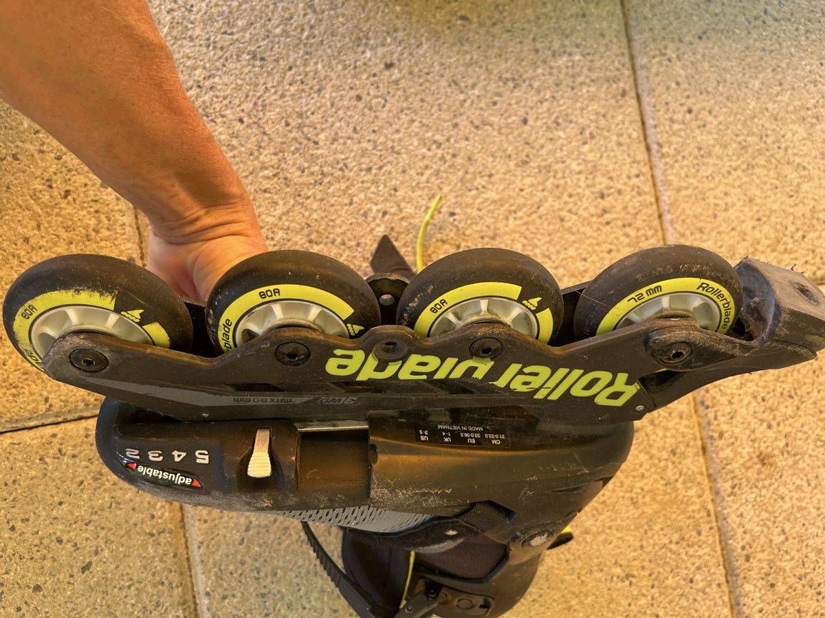 Pattini in linea & Pattini a rotelle: Inlineskates Rollerblade Grösse 33 - 36.5 – Usato da Kriens venduto da seifeschale 1