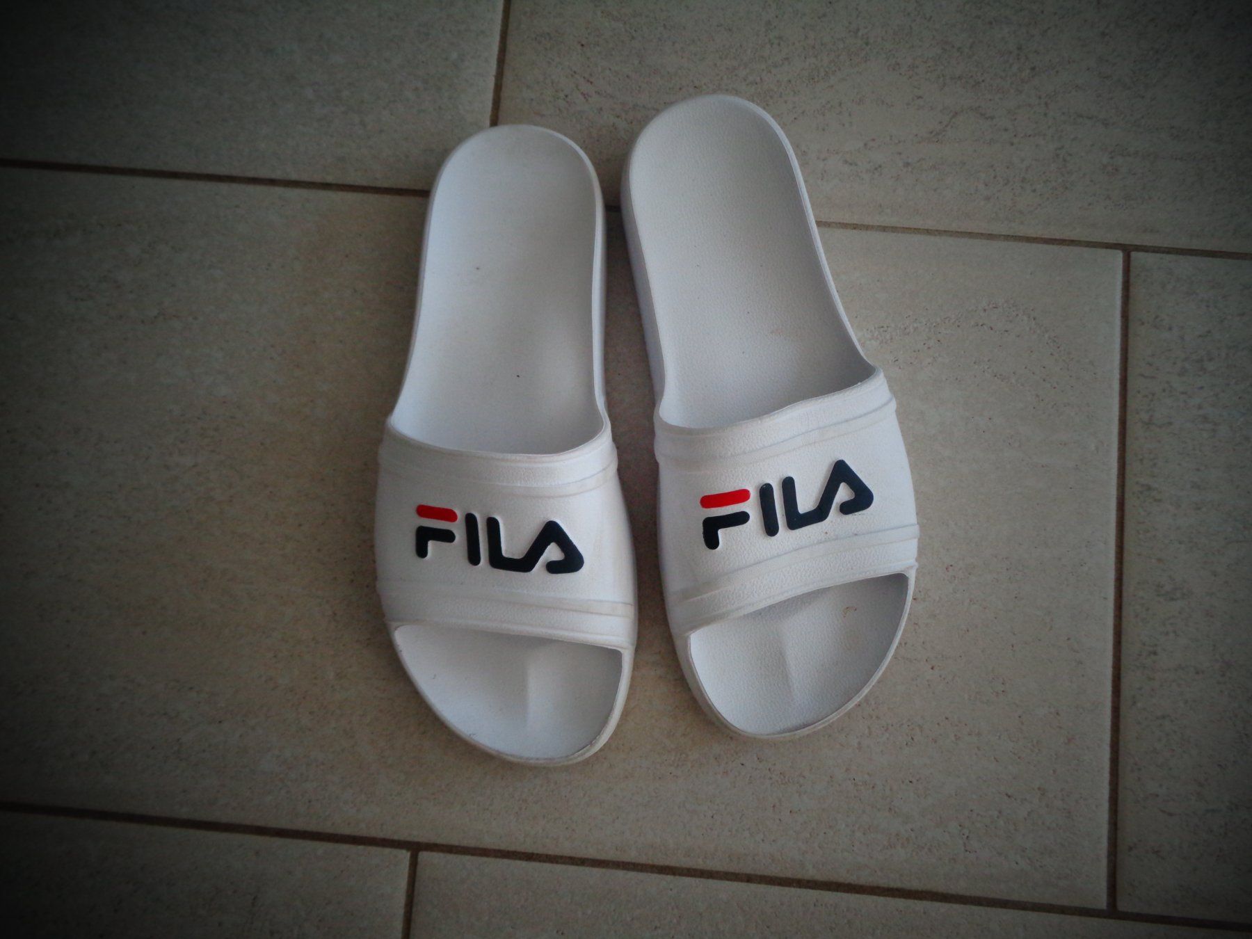 Fila Herrenschuhe: FILA FLIP-FLOPS GR.39/40 – Gebraucht aus Rotkreuz von Samballi