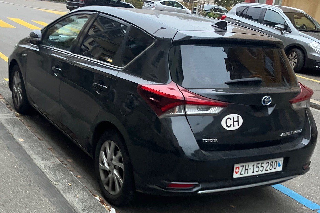 Toyota Automobili: Toyota Auris Hybrid HSD – Usato da Zürich venduto da verudela