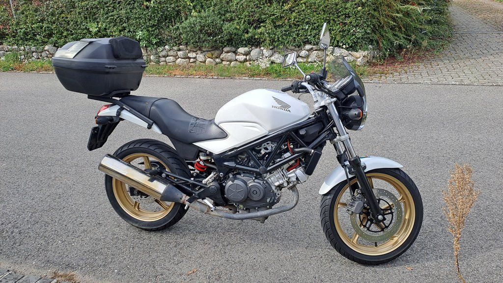 Honda Strasse: Honda VTR250 – Gebraucht aus Givrins von jax65