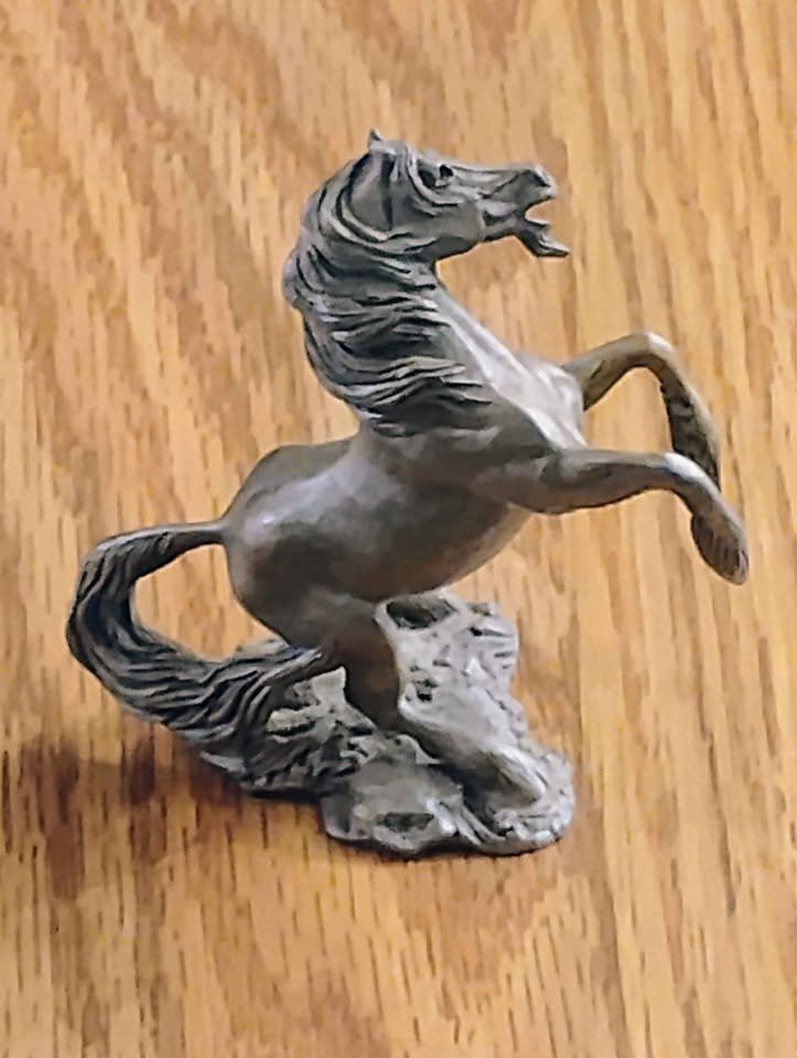 Figuren: Zinn-Pferdefigur "Handcrafted by Hudson Pewters USA" 1980 – Neu (gemäss Beschreibung) aus Biel-Benken BL von roema 1