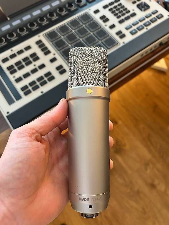 Microfoni: RØDE NT1-A inkl. Reflexionsfilter, Spinne & Popschutz – Usato da Seewen Sz venduto da car_95zr 2