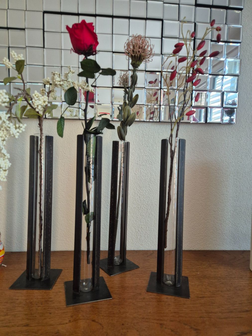 Vasen & Gefässe: 4 Vases soliflore métal +verre – Gebraucht aus Fully von tameab 1