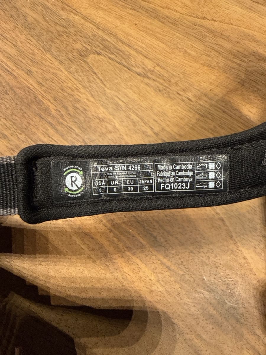 Teva Scarpe da donna: Teva Sandalen Gr. 39 schwarz – Usato da Basel venduto da Pfuepfel 2