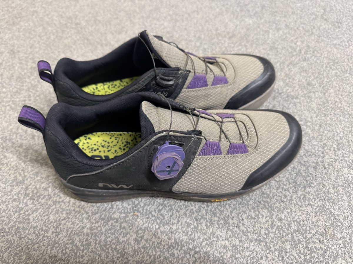 Scarpe da donna: Veloschuh NW – Usato da Davos Platz venduto da mbe_r5tv