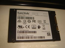 1TB ssd. Sandisk. Wenig stunden. Details siehe Bildern.