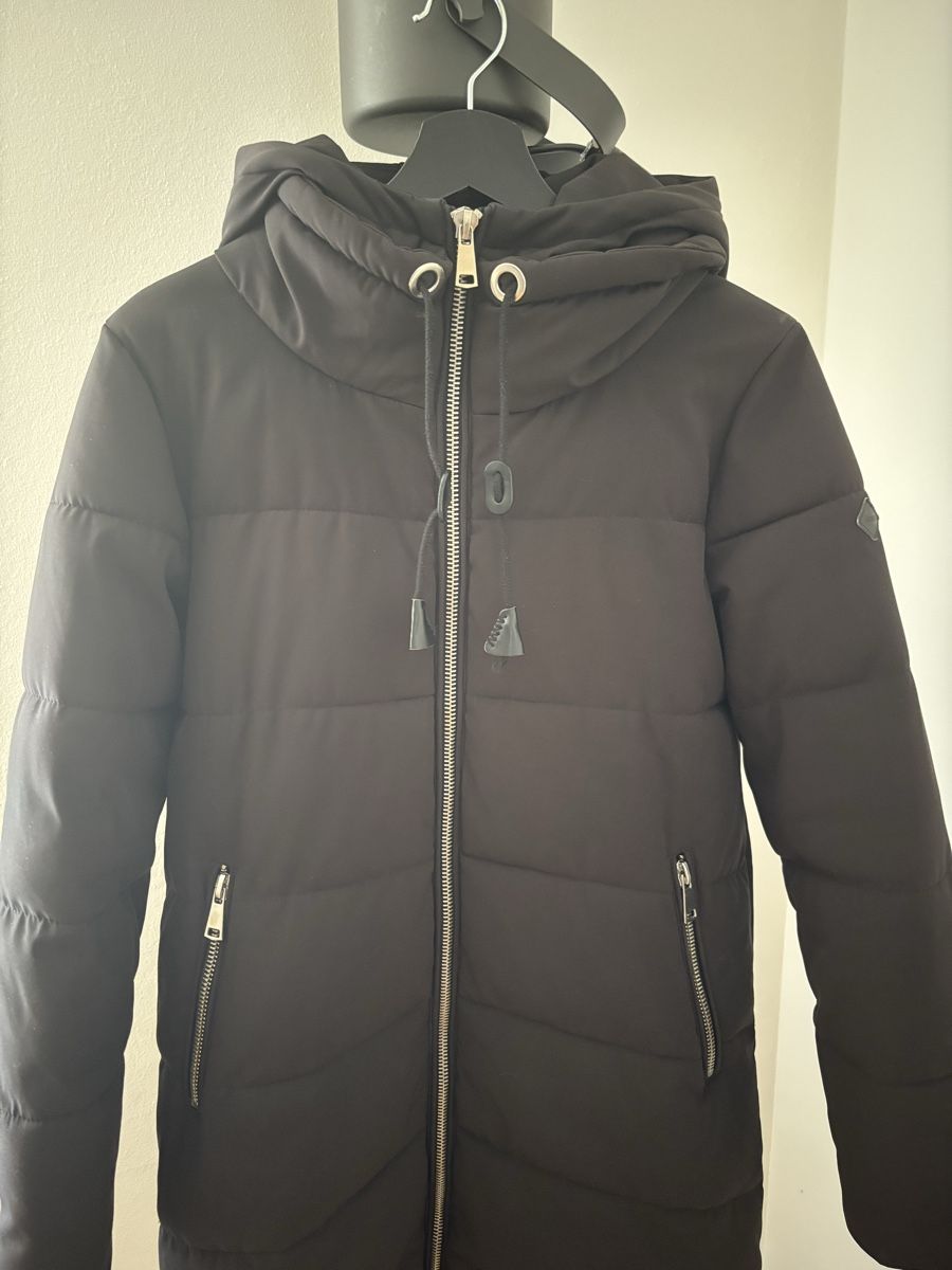 Esprit Cappotti: Schwarzer Daunenmantel – Usato da Zürich venduto da elleon44 2
