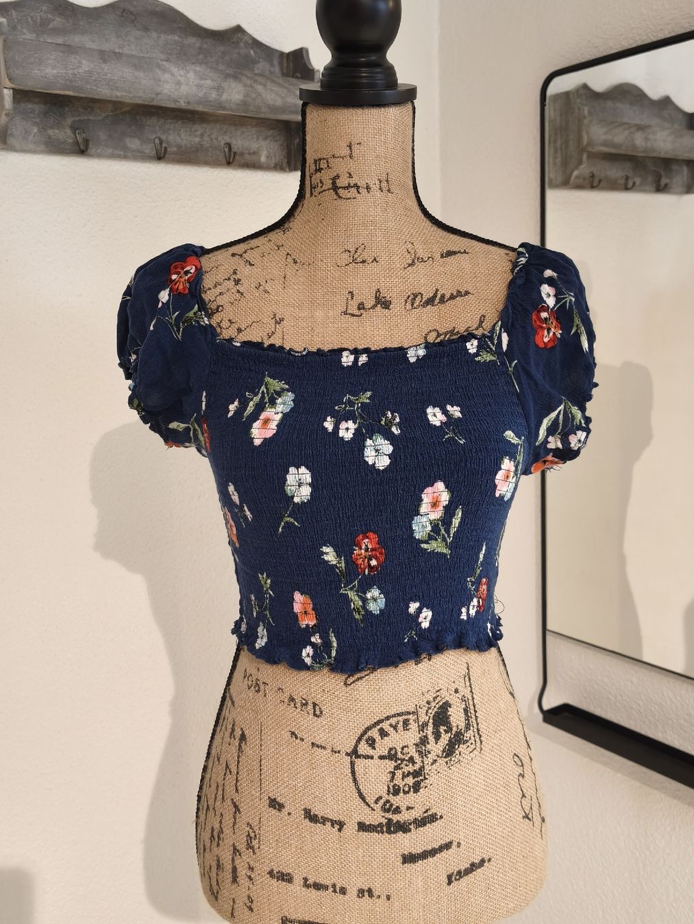 Top: Kurzarm Top Blumenmuster Grösse L – Usato da Emmetten venduto da SecondhandSiska 1