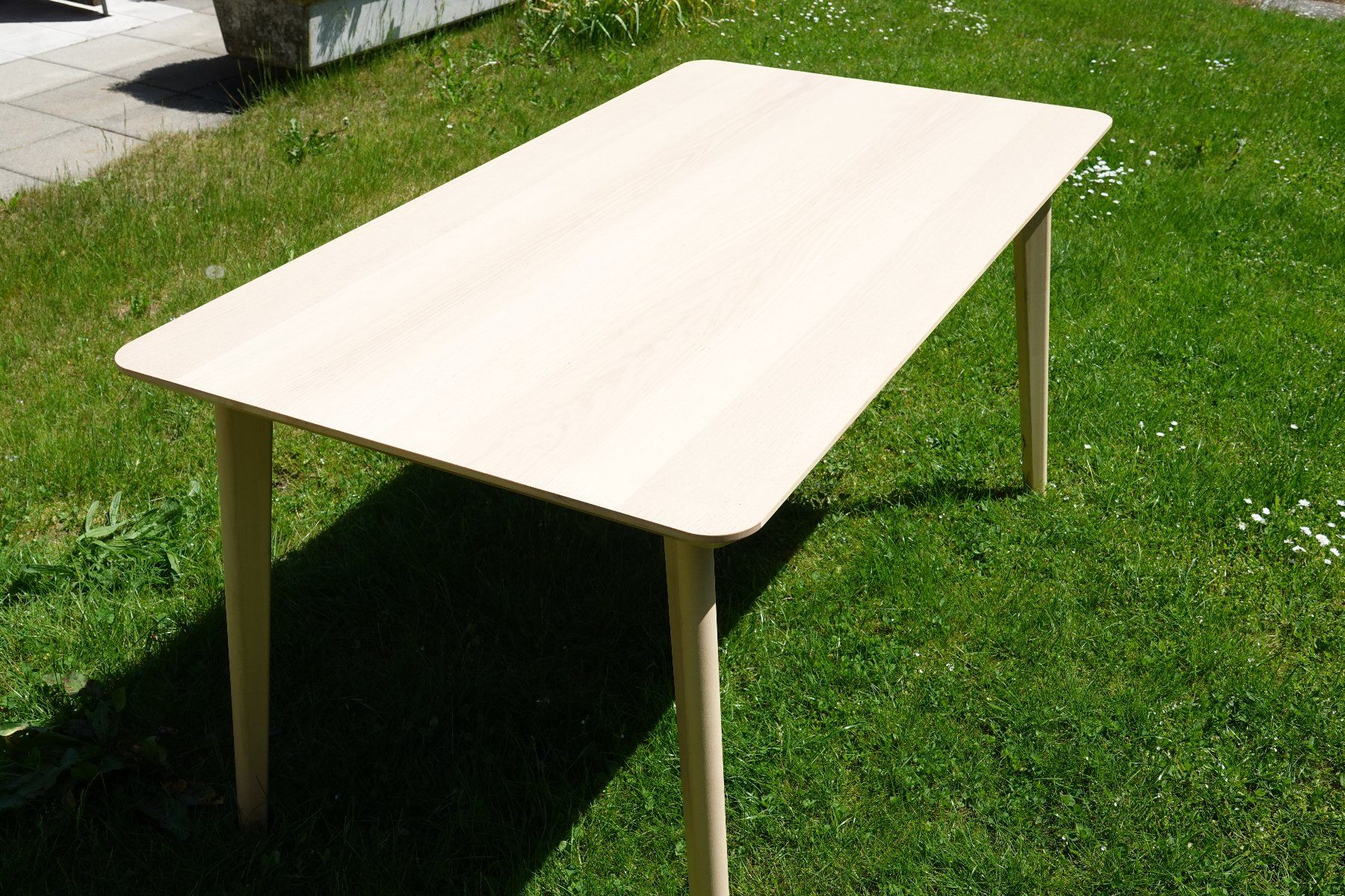 Set di tavolo e panche: Tisch-Set mit 4 Sühlen. – Usato da Langenbruck venduto da mandelo1 2