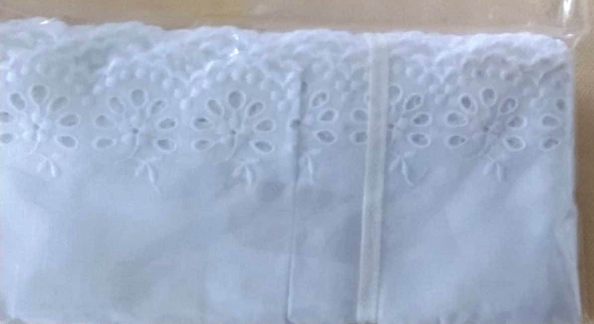 Stoffe: Tüllspitze mit Blümchen, weiss - 9.2 Meter - – Neu und originalverpackt aus Zürich von -italo- 7
