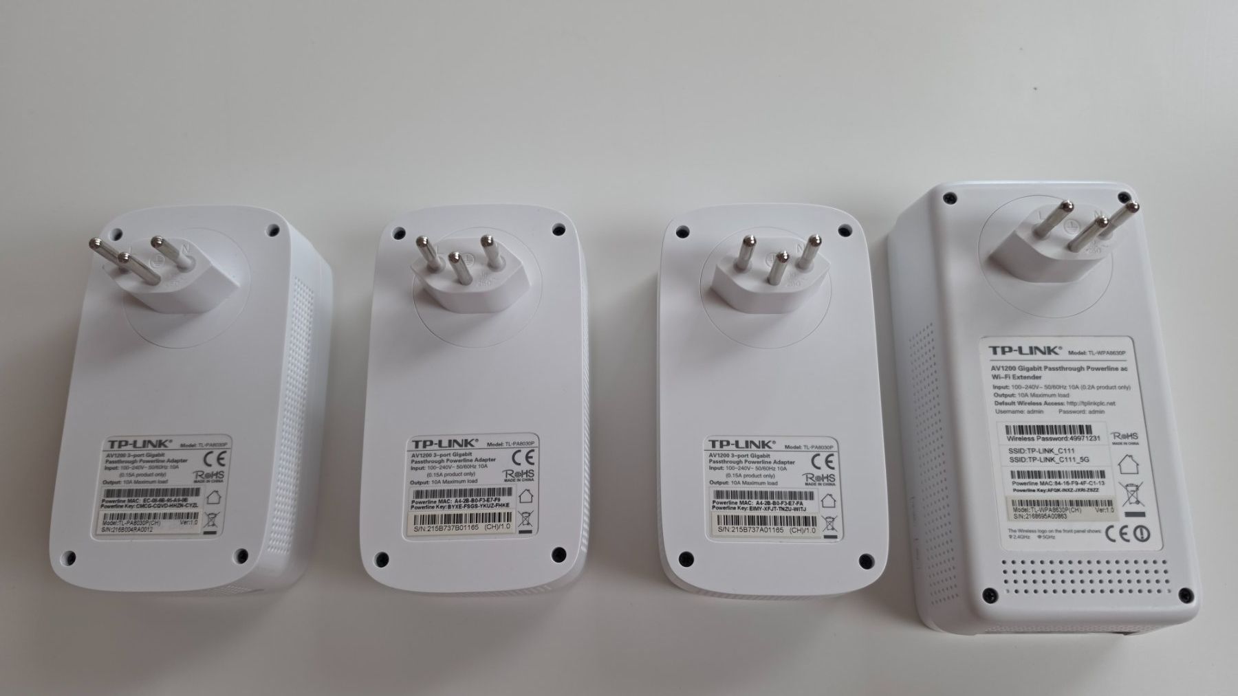 TP-Link Laufwerke & Adapter: TP-Link Powerline 1200Mbps 4er Set neuwertig – Gebraucht aus Kloten von Mfilu 2