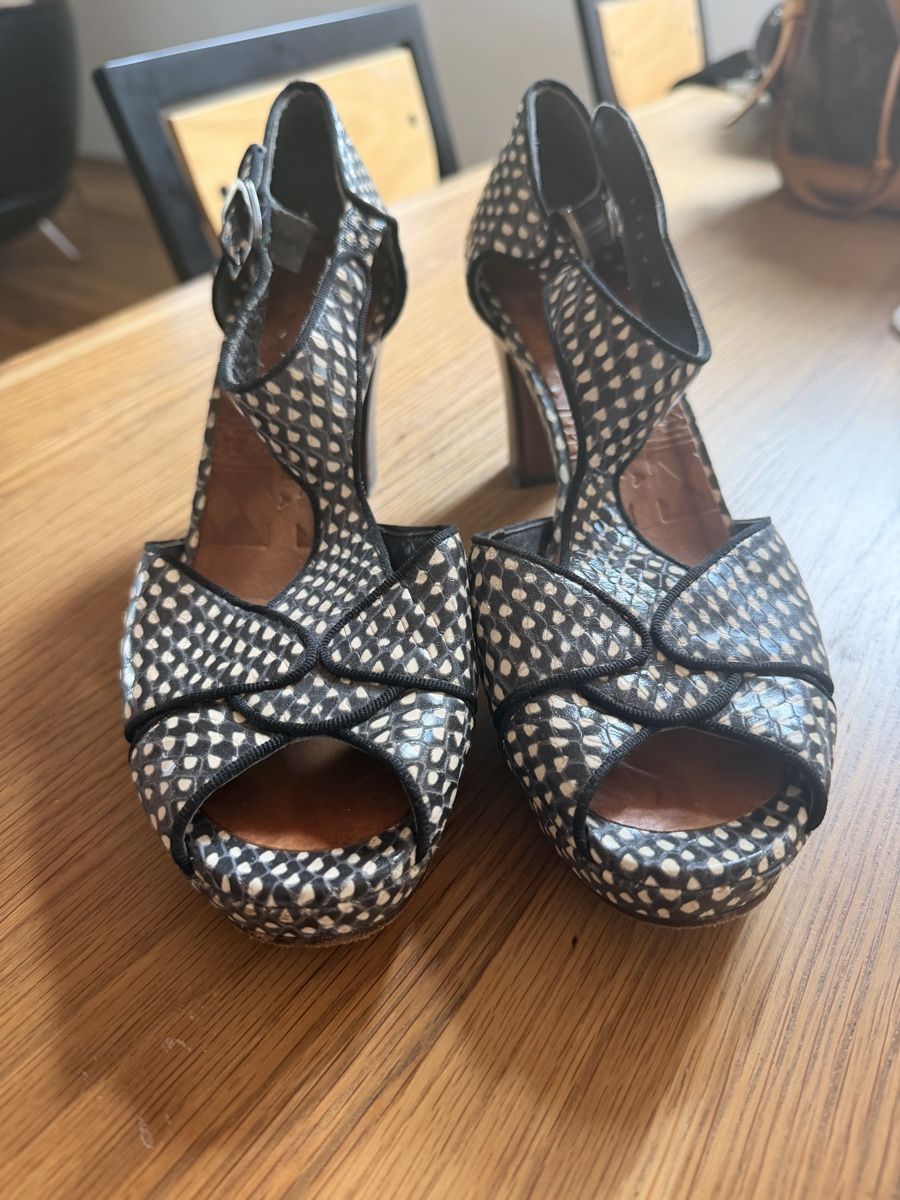 Chie Mihara Chaussures femmes: Schuhe Chie Mihara gr. 39 – D'occasion à Fraubrunnen par curly011