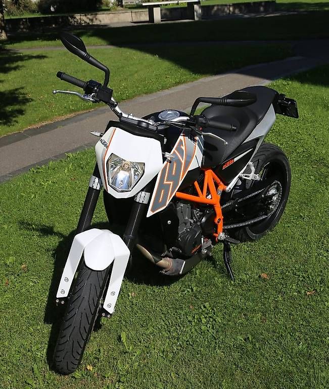 KTM Strada: KTM 690 duke ABS 50kW – Usato da Hofstetten BE venduto da Riccedit