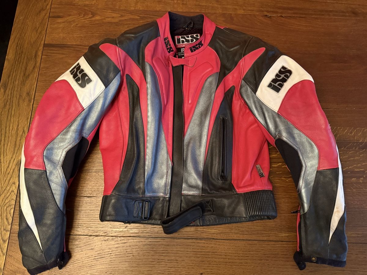IXS Costumes: Motorrad Lederkombi – D'occasion à Emmen par M.P.P.