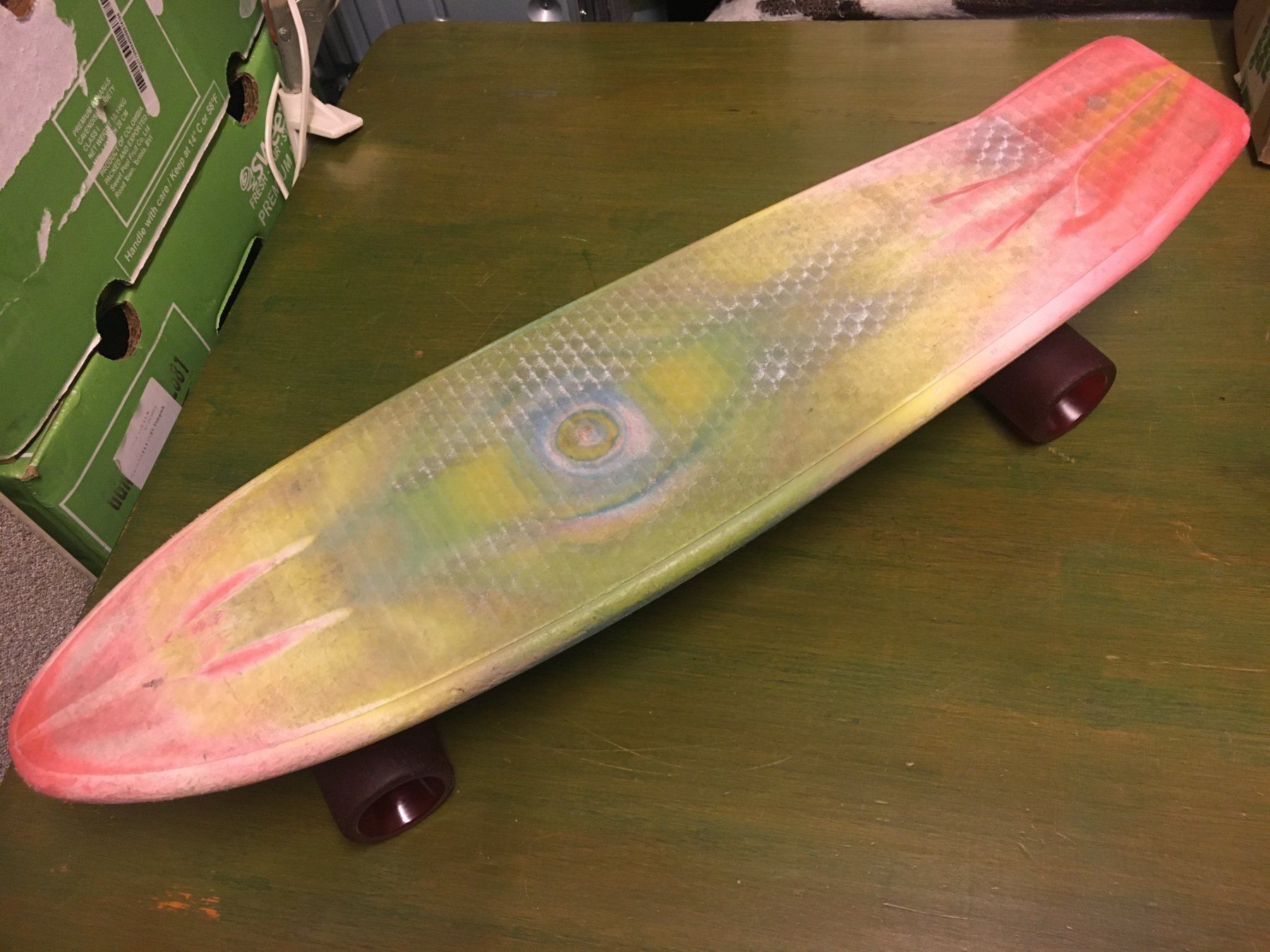 Skateboards: gutes buntes robustes Scateboard – Usato da Zürich venduto da Tivoli2