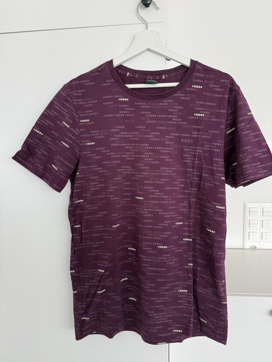 Hugo Boss T-shirt: Boss Tshirt – Nuovo (secondo la descrizione) da Zürich venduto da mel_87ct