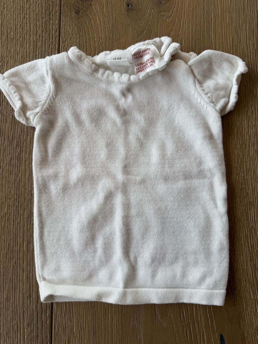 H&M Camicie, Top & T-shirt: Gestrickter Kurzarm Pullover Grösse 62 – Usato da Pragg-Jenaz venduto da gobrist