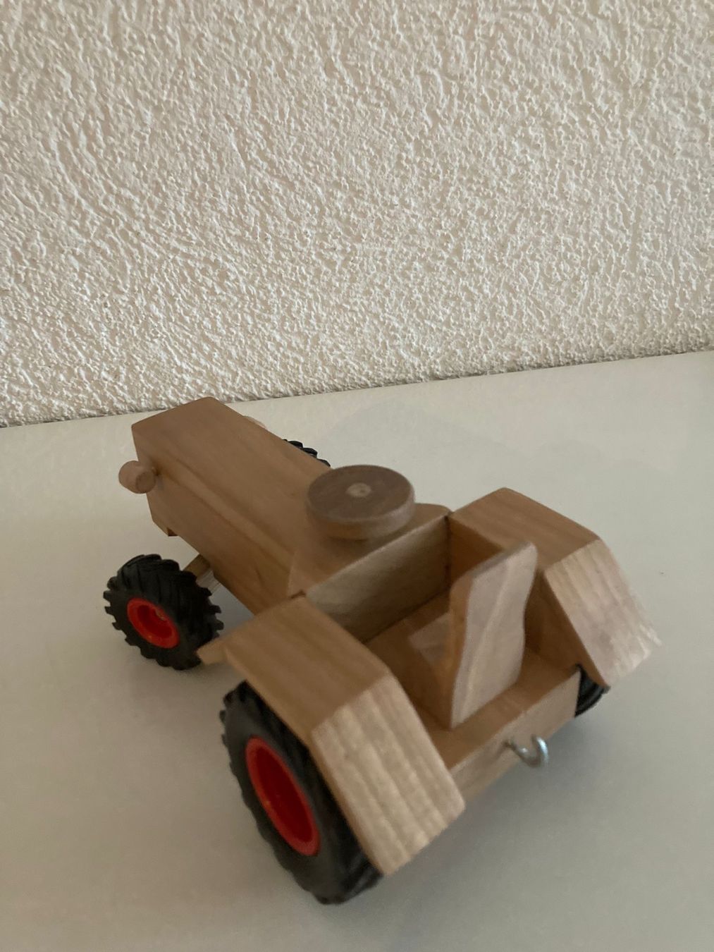 Giocattoli: Traktor aus Holz, Handarbeit, – Nuovo (secondo la descrizione) da Rotkreuz venduto da Holzarbeit 1
