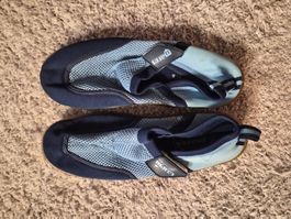 Badeschuhe Mares blau schwarz Grösse 39 gebraucht