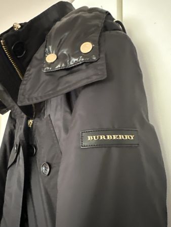 Burberry Winter Coat - perfect for cold days! Size S