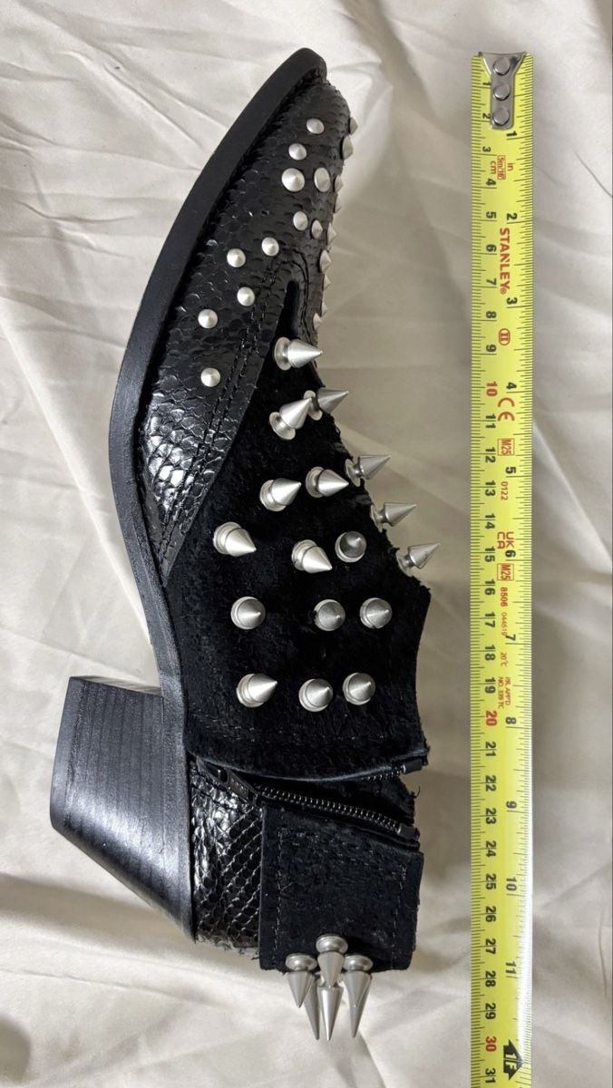 Comme Des Garcons Scarpe da uomo: Comme des Garcons × Junya Watanabe Studded boots  – Nuovo (secondo la descrizione) da Zug venduto da Arsavis 5