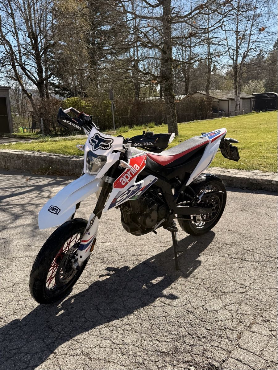 Strasse: Aprilia 125 SX 2021 – Gebraucht aus Les Breuleux von leo_160205