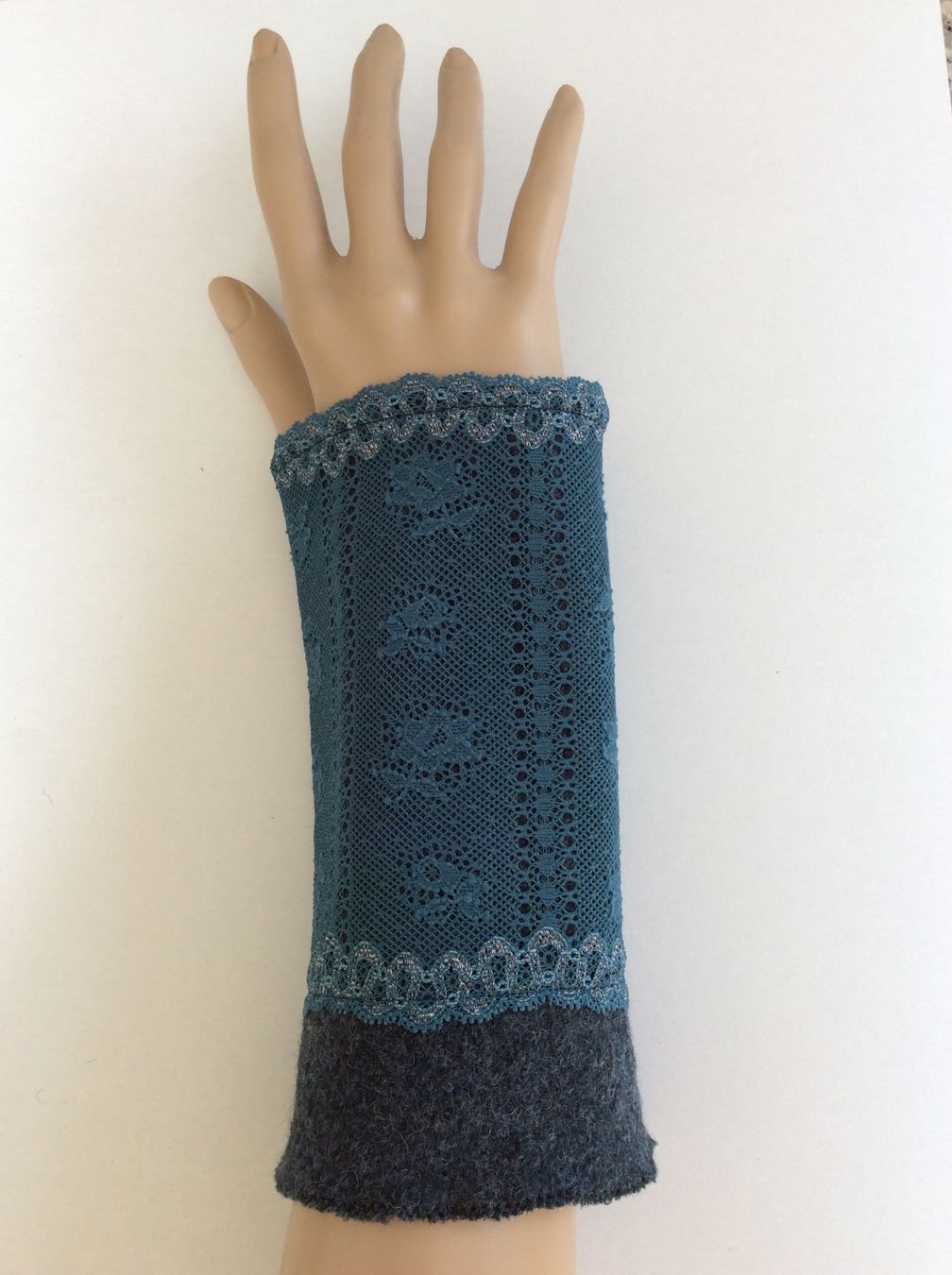 Altro in  Abbigliamento & Accessori: Armstulpen Walk mit Spitze – Nuovo e nell'imballaggio originale da Birwinken venduto da chez-erna 1