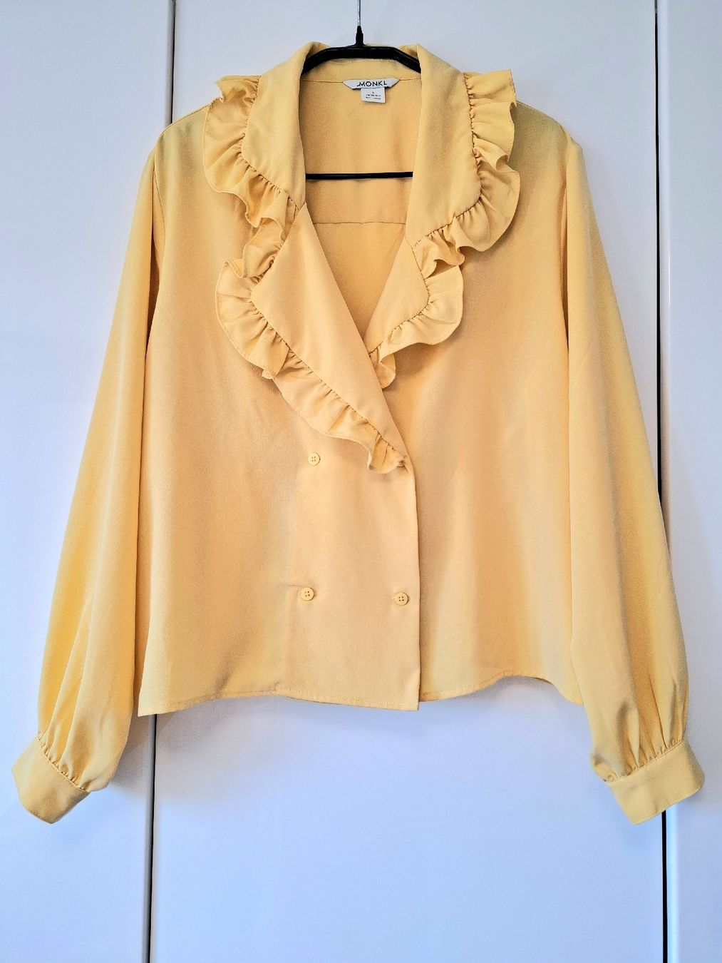 Monki Chemisiers: Damen Bluse mit Rüschen_Grösse L  – D'occasion à Brugg AG par das_2ypf