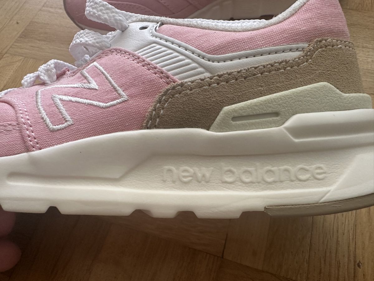 New Balance Scarpe da donna: New Balance 997H, rose, 36 – Nuovo e nell'imballaggio originale da Neuchatel venduto da feta_ze 2