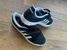 Adidas Court Alpha 00s Sneaker, Grösse 45 ***Fabrikneu***