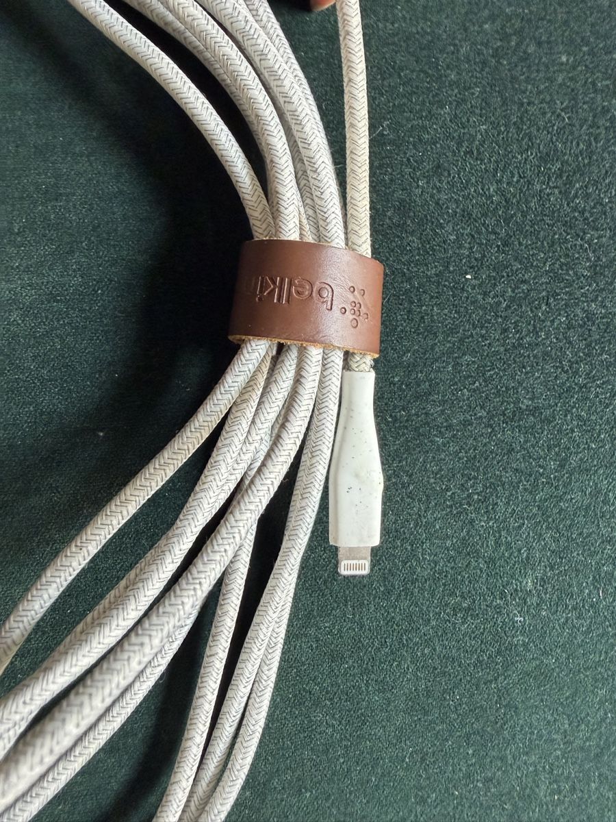 Belkin Cavi: BELKIN Lightning auf USB 2.0 Typ-A Ladekabel, 3 meter – Usato da Luzern venduto da ele_n5yn 2