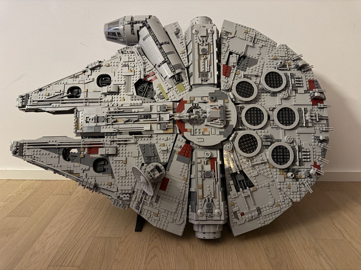 Lego Baukästen: LEGO Star Wars 75192 UCS Millennium Falcon – Gebraucht aus Kriens von matthiasettlin