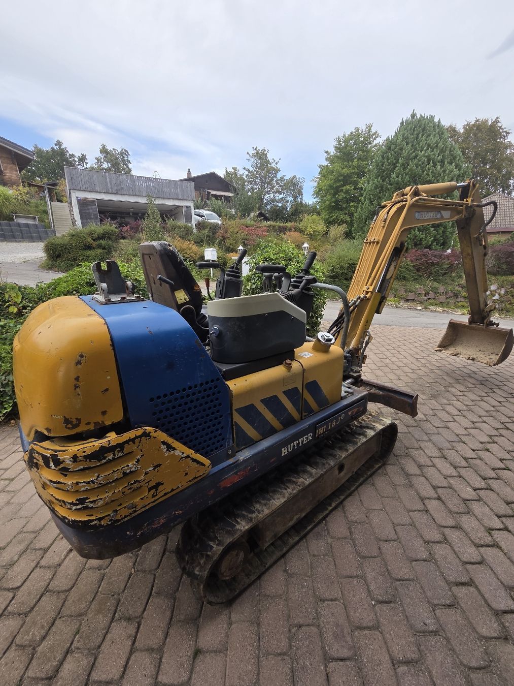 Hutter Escavatori: Hutter Bagger gelb gebraucht mit 2 Schaufeln – Usato da oberschrot venduto da Jan_k2001 2