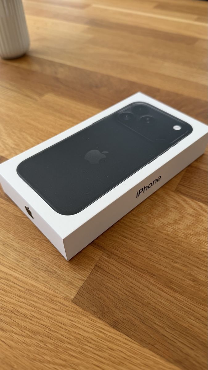 Apple Telefoni cellulari / Smartphones: Iphone 18 Pro 512 GB schwarz – Nuovo e nell'imballaggio originale da Kirchberg BE venduto da Mircooo 1