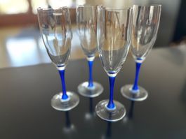 4er Set Sektgläser, blauer Stiel, elegant