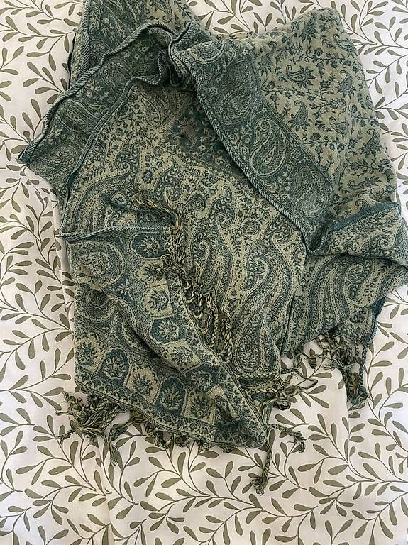 Foulards, Tücher & Schals: Halstuch grün pink – Gebraucht aus Uetendorf von Larissa1234555 1