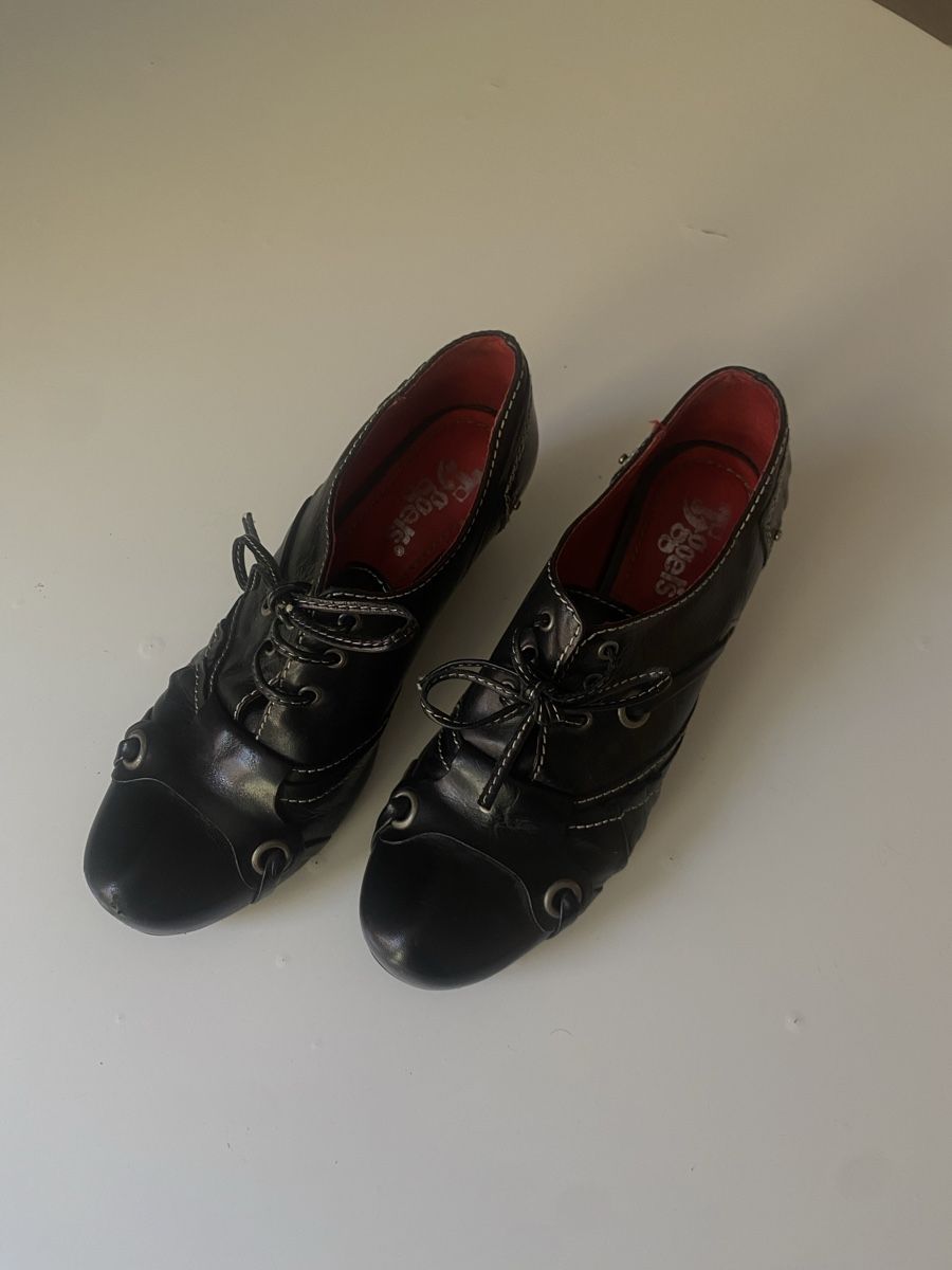 Scarpe da donna: Unique Y2k Tiggers Schnürschuhe – Usato da Zürich venduto da Nadjaaaa_ 1