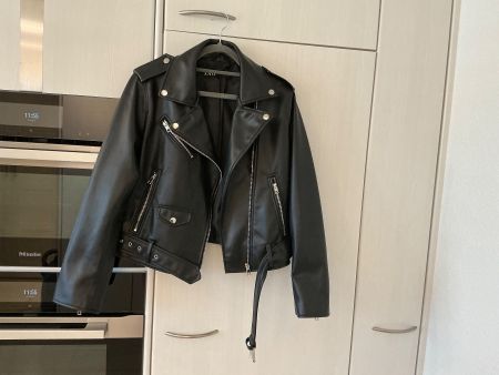 Coole Zara Lederjacke in Schwarz – Grösse L Top!