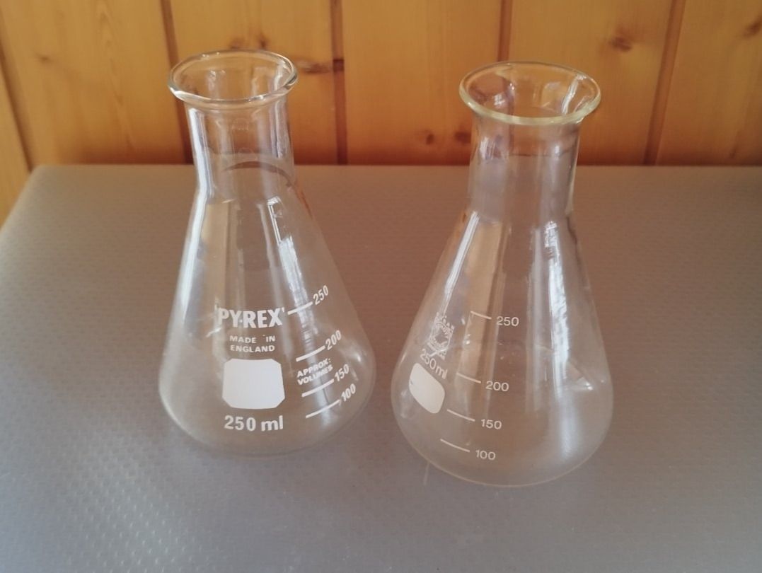 Bicchieri: 2x pyrex erlenmeyerkolben 250ml – Usato da Entlebuch venduto da grenzganger