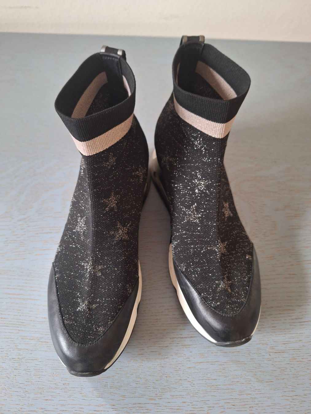 Ash Damenschuhe: Ash Sneaker Boots m/Glitzersternchen u Gummisohle in Gr 39 – Gebraucht aus Zug von BibiB 1