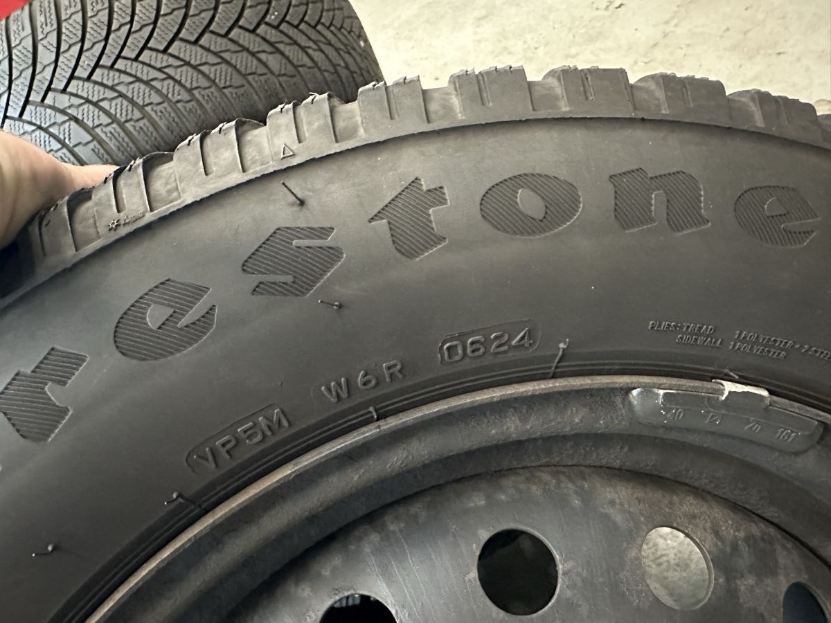 Pneumatici & Ruote complete: 205/65/16c Winterreifen – Usato da Safenwil venduto da san_b5l9 3
