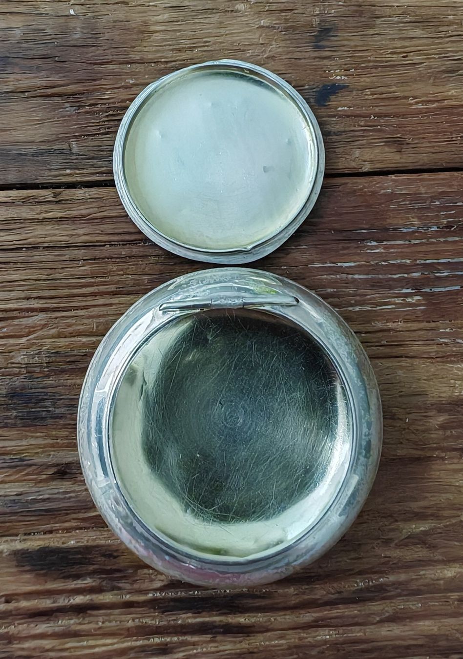 Dosen: Schmuck-Tablettenschatulle Antik aus Silber – Gebraucht aus Ermatingen von calus21 2