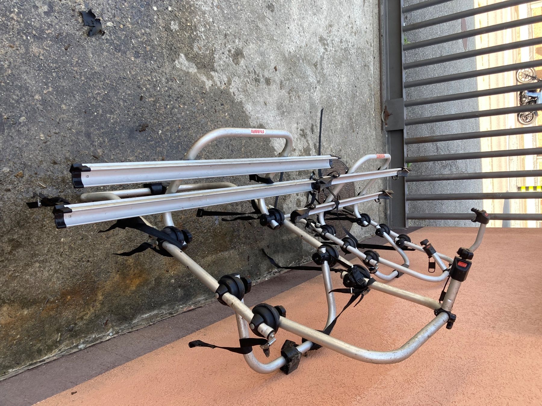 Supporti per biciclette: Porta bici posteriore per auto – Usato da Riazzino venduto da jac_gvh8 2