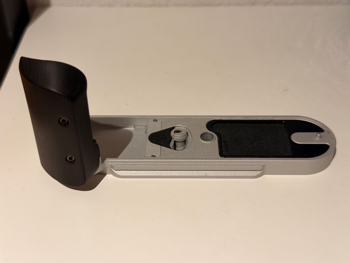 Lecteurs & Adaptateurs: IDS Camera Grip for Leica M11 – D'occasion à Sennhof par AlxUnder