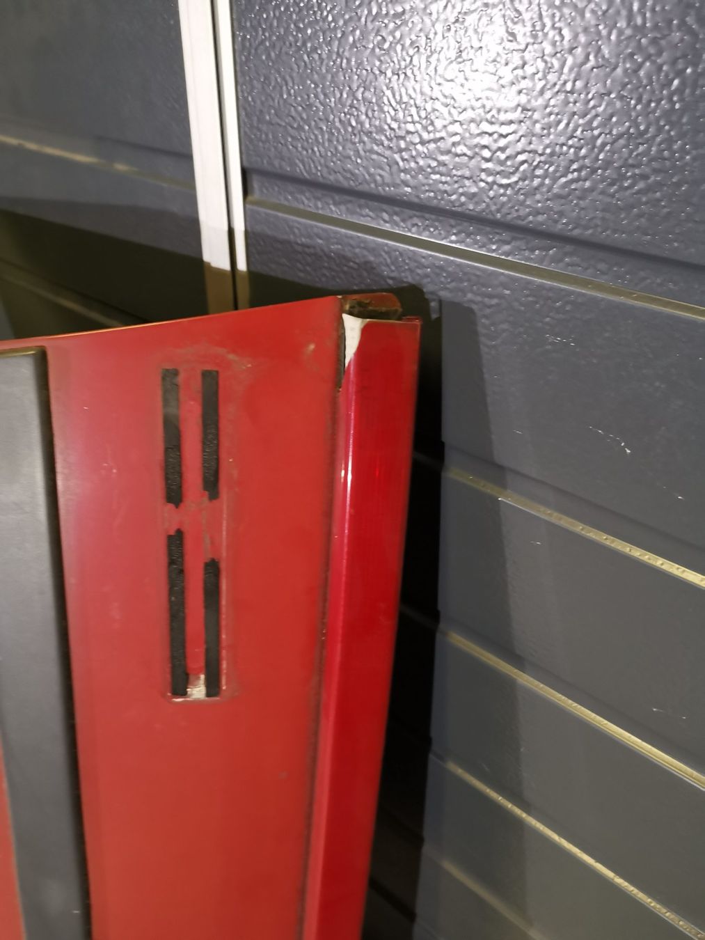 Alfa Romeo Tutti pezzi di ricambio auto: Alfa 75 Turbo Kofferraumdeckel – Usato da Thalwil venduto da Joker690 2